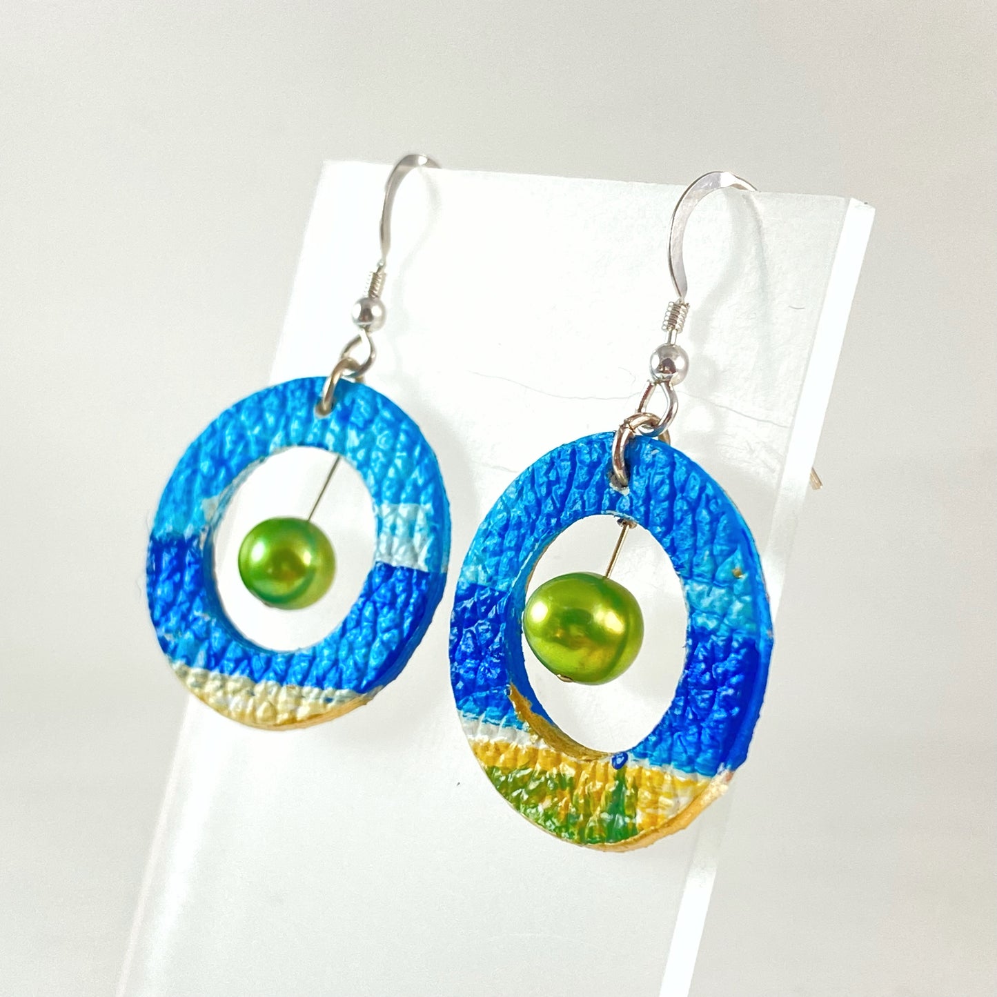 Circle Beach Earrings with Green Pearl