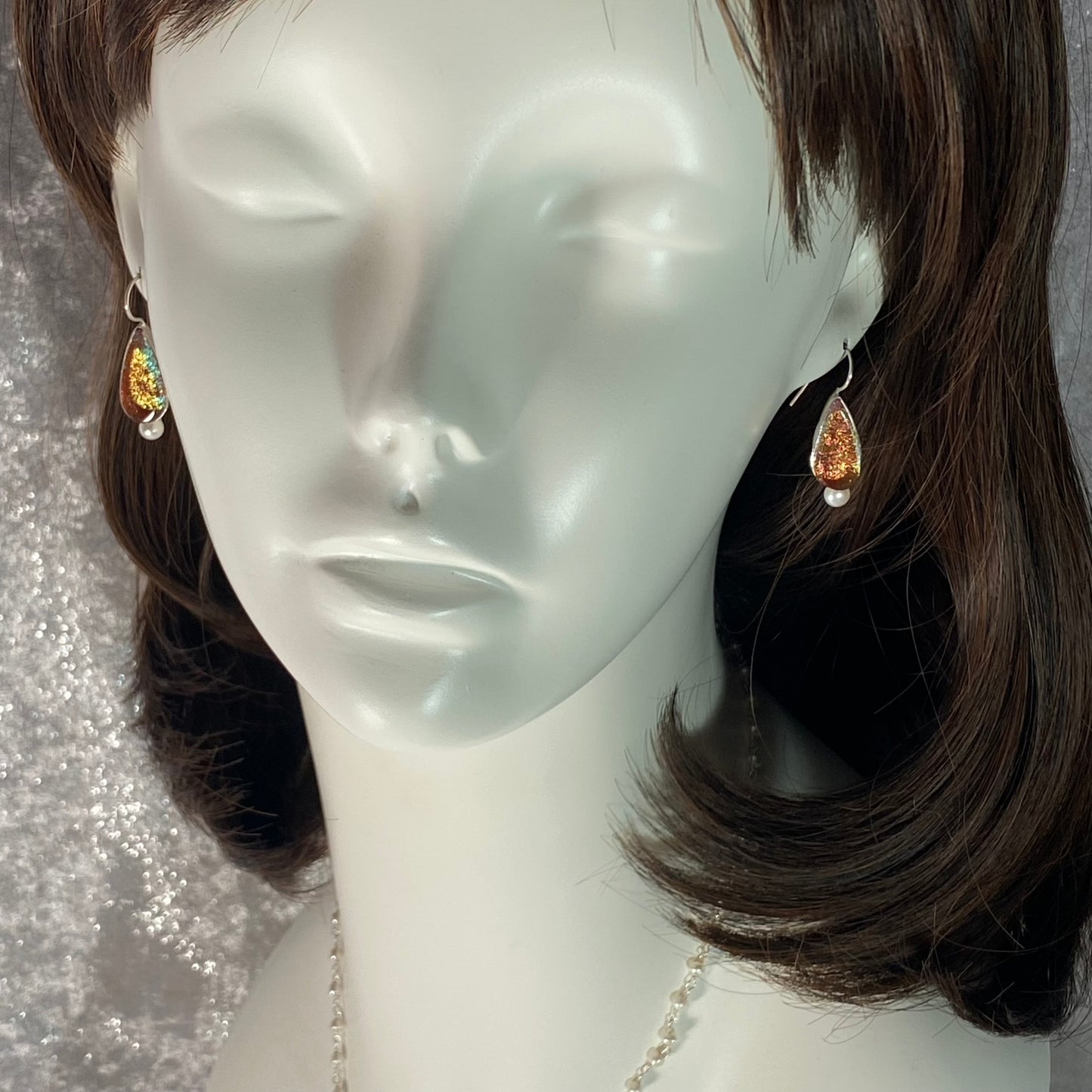 Teardrops Earrings with Pearl in Salmon